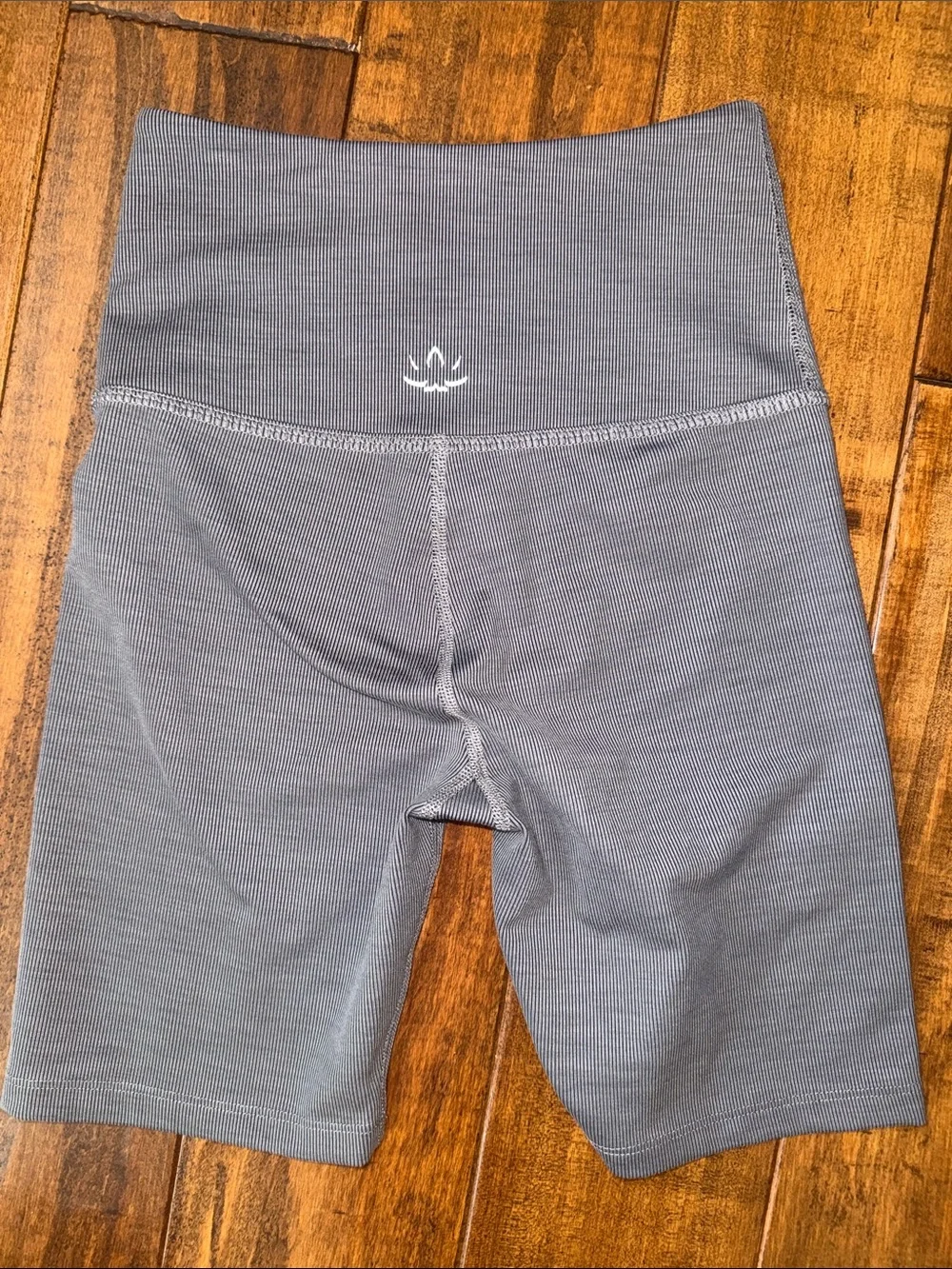 Beyond Yoga Ribbed Bike Shorts Grey Small S EUC